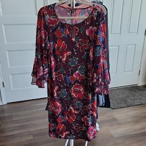 Roz & Ali Floral Sheath Dress with Bell Sleeves